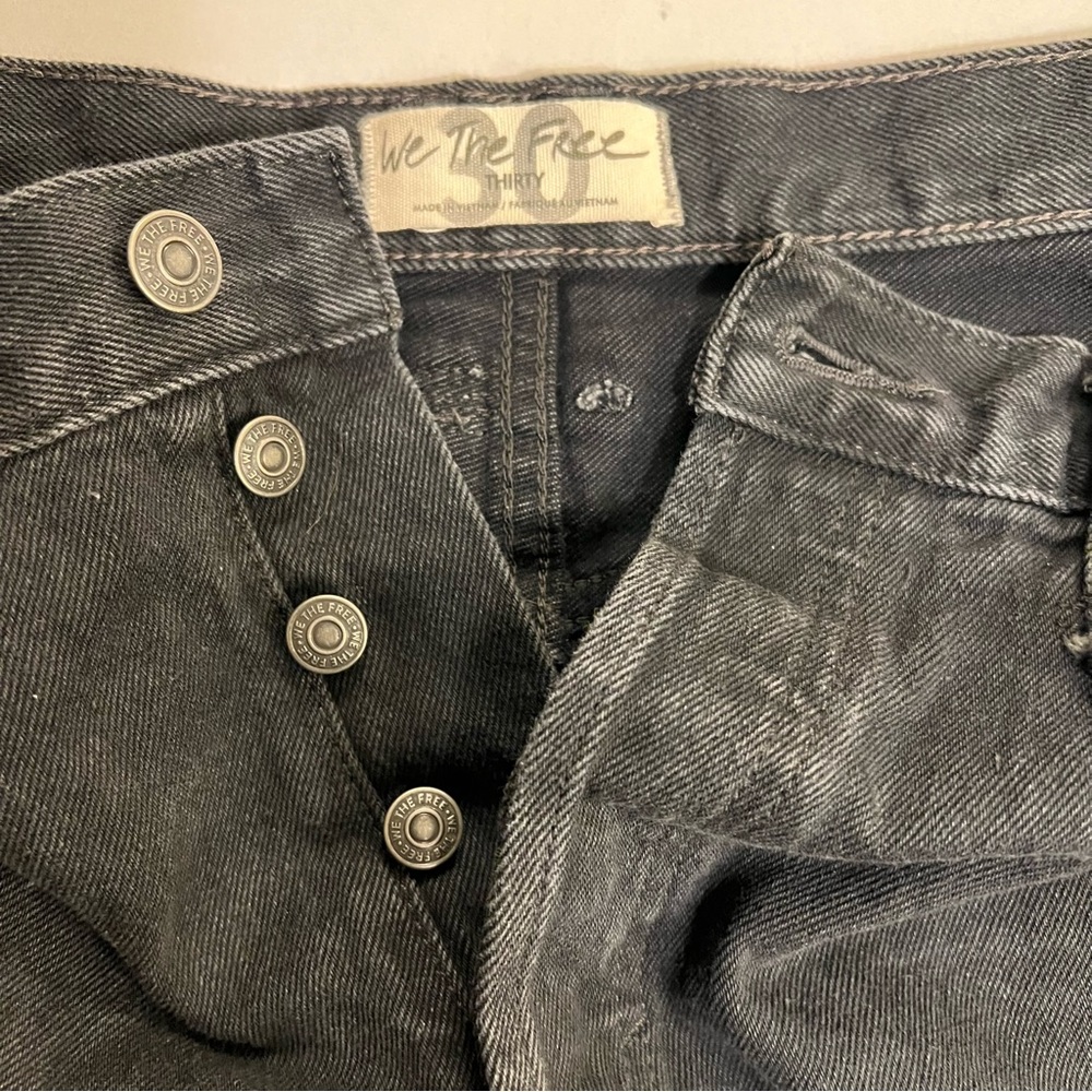We the Free by Free People Shorts Distressed Denim Button Fly Black Size 30 - Picture 3 of 13